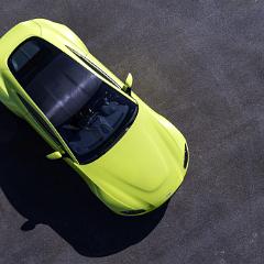 Aston Martin Vantage Lime Essence 11